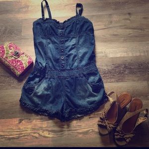‼️SOLD‼️✨Cute jean romper ✨